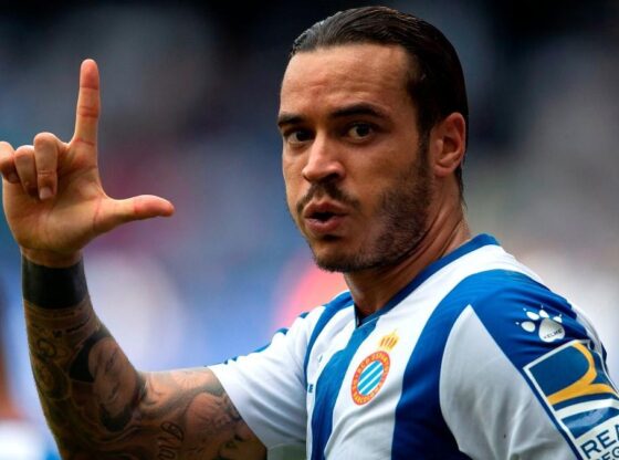 RDT celebrates a goal with the Espanyol shirt